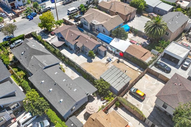 1525 W 37th Street, Los Angeles, CA 90018 — photo 6 of 8