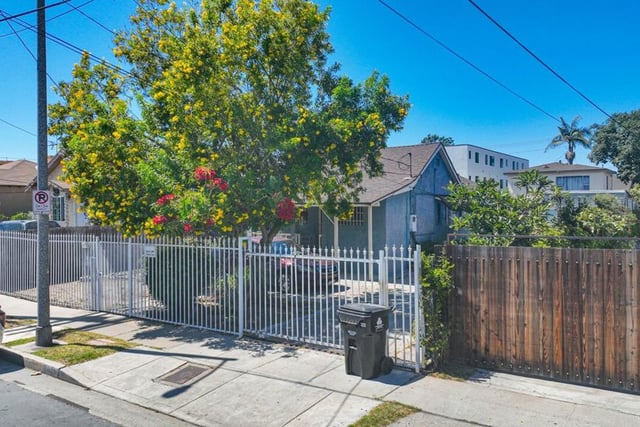 1525 W 37th Street, Los Angeles, CA 90018 — photo 8 of 8
