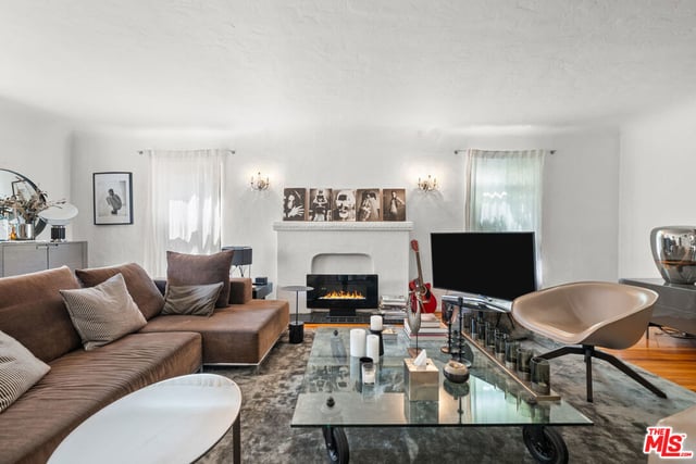 915 S Wooster Street, Los Angeles, CA 90035 — photo 10 of 35