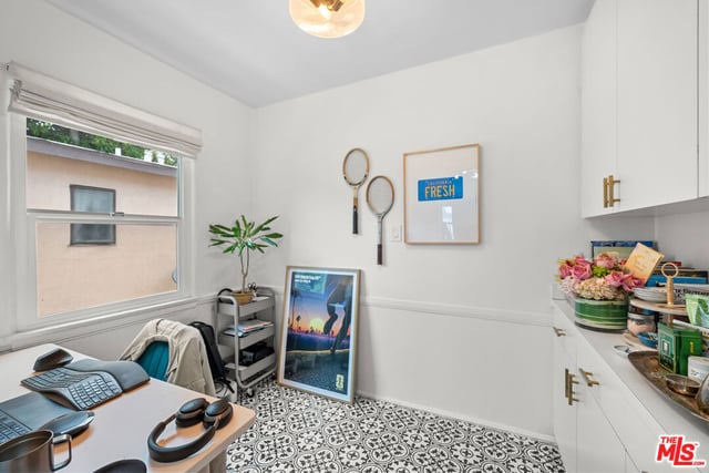 915 S Wooster Street, Los Angeles, CA 90035 — photo 15 of 35