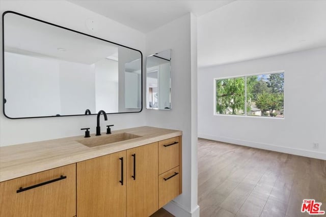 25746 Player Drive Q4, Santa Clarita, CA 91355 — photo 7 of 18