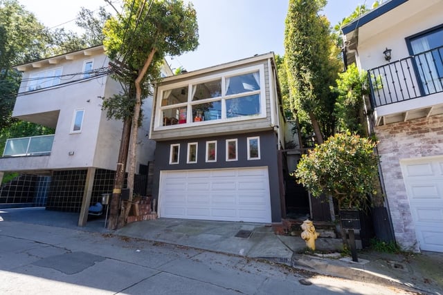 8869 Lookout Mountain Ave, Los Angeles, CA 90046 — photo 2 of 52