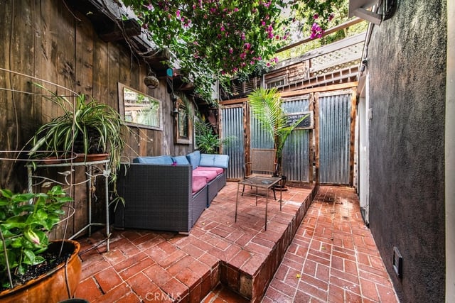 8869 Lookout Mountain Ave, Los Angeles, CA 90046 — photo 43 of 52