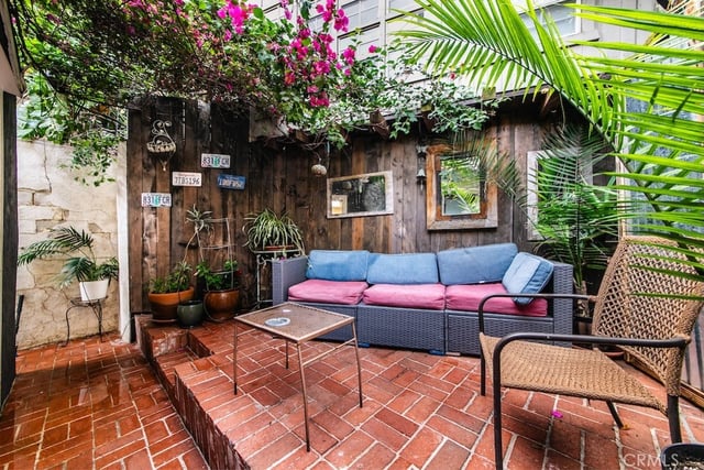 8869 Lookout Mountain Ave, Los Angeles, CA 90046 — photo 44 of 52