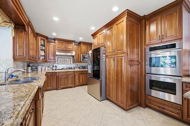 410 Sinaloa Road, Simi Valley, CA 93065 — photo 5 of 41