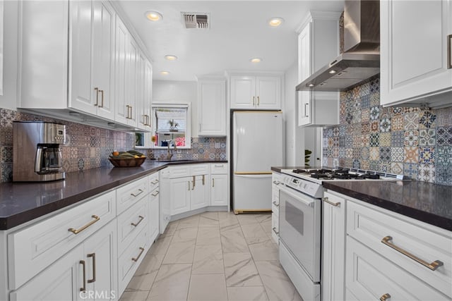 5938 Simpson Ave, Valley Village, CA 91607 — photo 14 of 54