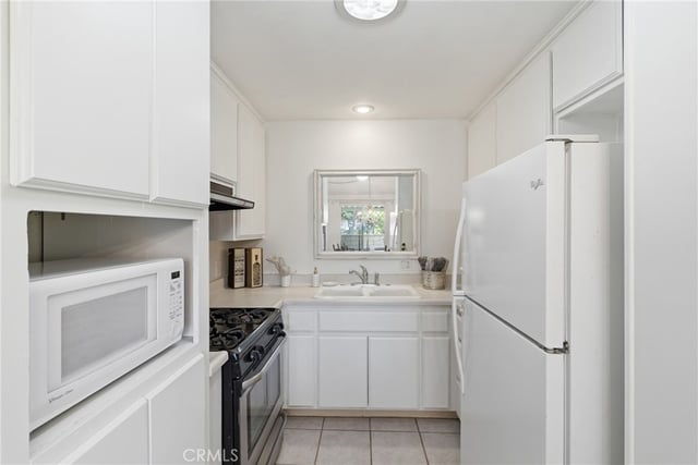 19158 Avenue Of The Oaks C, Newhall, CA 91321 — photo 2 of 36