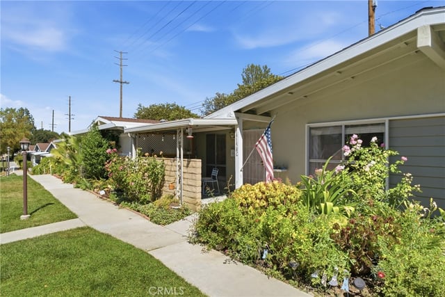 19158 Avenue Of The Oaks C, Newhall, CA 91321 — photo 25 of 36
