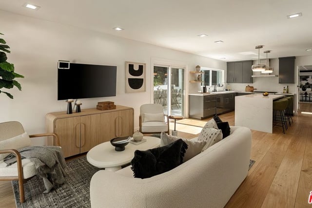 2557 Greenvalley Road, Los Angeles, CA 90046 — photo 9 of 20