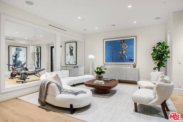 415 N Cliffwood Avenue, Los Angeles, CA 90049 — photo 17 of 32