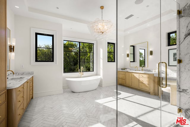 415 N Cliffwood Avenue, Los Angeles, CA 90049 — photo 24 of 32