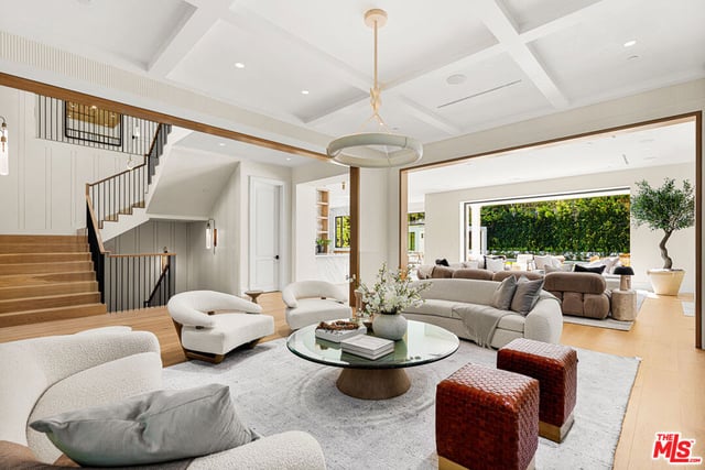415 N Cliffwood Avenue, Los Angeles, CA 90049 — photo 3 of 32