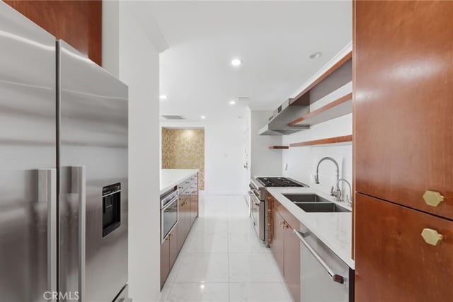 101 California 1104, Santa Monica, CA 90403 — photo 14 of 35