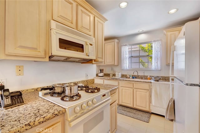 2765 Colby, Los Angeles, CA 90064 — photo 13 of 35