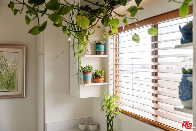 8400 De Longpre Avenue 410, West Hollywood, CA 90069 — photo 10 of 18