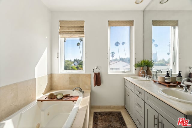 11982 Mayfield Avenue D, Los Angeles, CA 90049 — photo 33 of 37