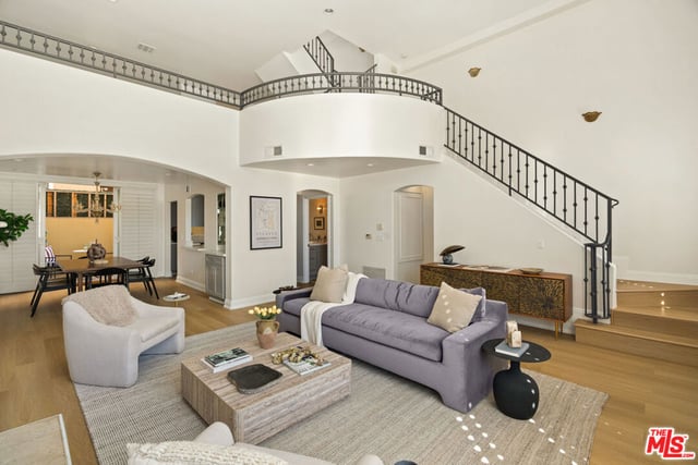11982 Mayfield Avenue D, Los Angeles, CA 90049 — photo 4 of 37