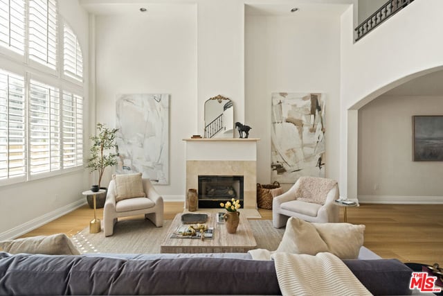 11982 Mayfield Avenue D, Los Angeles, CA 90049 — photo 9 of 37