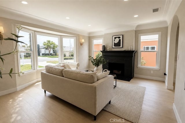 5709 Alviso, Los Angeles, CA 90043 — photo 6 of 32