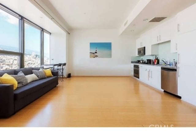 1100 Wilshire Boulevard 2601, Los Angeles, CA 90017 — photo 2 of 13