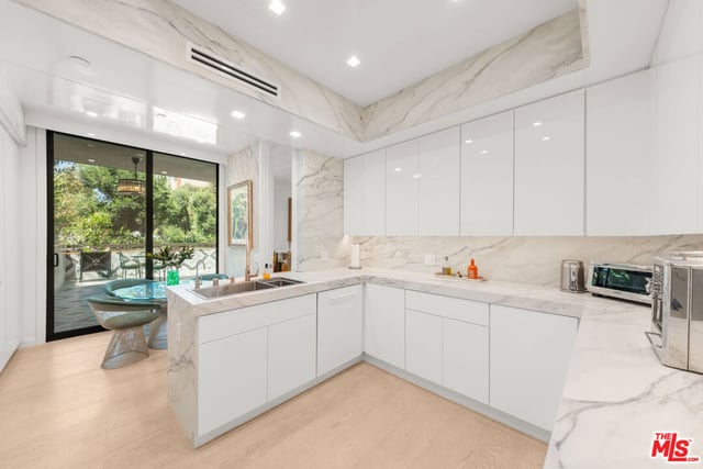300 N Swall Drive 158, Beverly Hills, CA 90211 — photo 5 of 23
