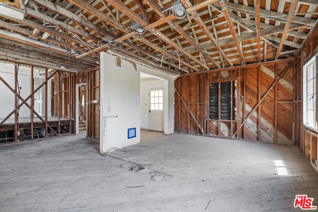 10321 Northvale Road, Los Angeles, CA 90064 — photo 7 of 9