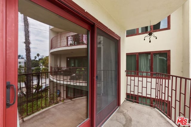 3407 Huxley Street 29, Los Angeles, CA 90027 — photo 13 of 32