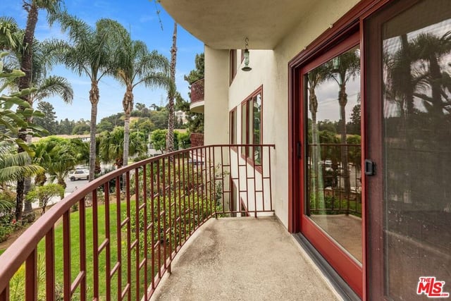 3407 Huxley Street 29, Los Angeles, CA 90027 — photo 14 of 32