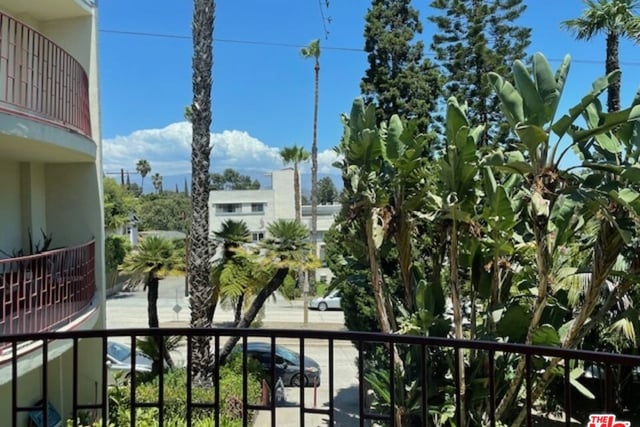 3407 Huxley Street 29, Los Angeles, CA 90027 — photo 16 of 32