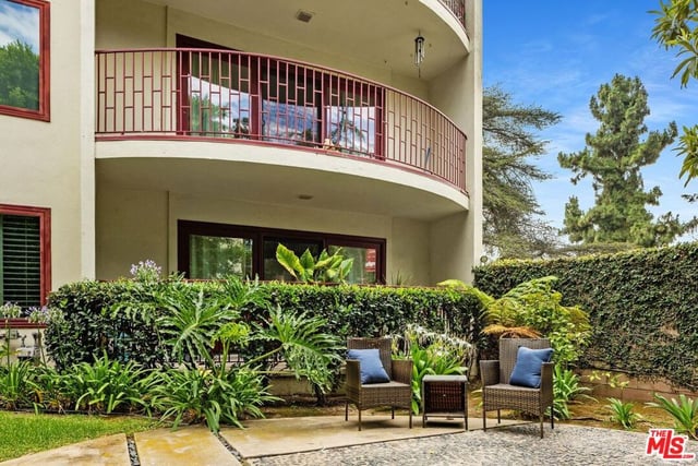 3407 Huxley Street 29, Los Angeles, CA 90027 — photo 17 of 32