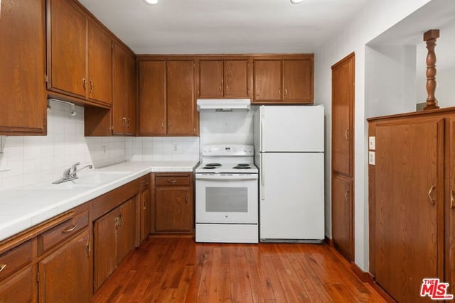3407 Huxley Street 29, Los Angeles, CA 90027 — photo 4 of 32
