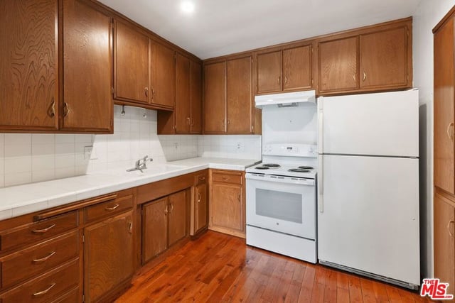 3407 Huxley Street 29, Los Angeles, CA 90027 — photo 5 of 32