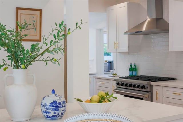 333 S Arden Boulevard, Los Angeles, CA 90020 — photo 15 of 35