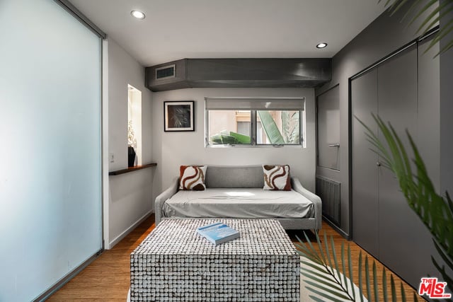 7062 Hawthorn Avenue 203, Los Angeles, CA 90028 — photo 17 of 24