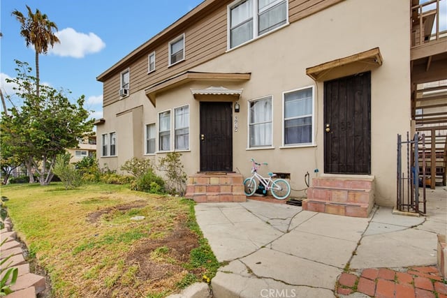 148 S Normandie Avenue, Los Angeles, CA 90004 — photo 3 of 15