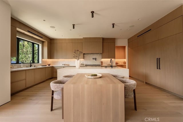 10433 Valley Spring Lane, Toluca Lake, CA 91602 — photo 14 of 69