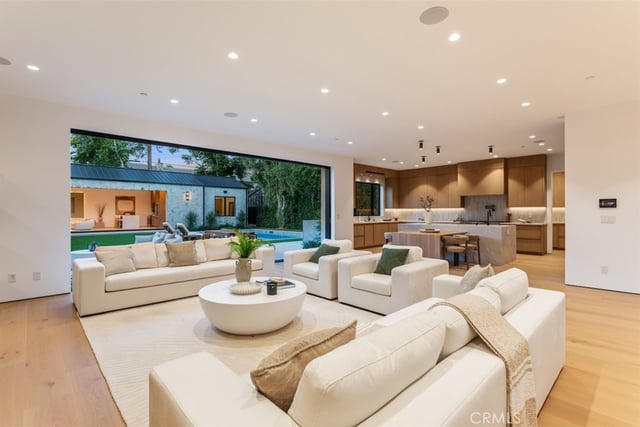 10433 Valley Spring Lane, Toluca Lake, CA 91602 — photo 21 of 69