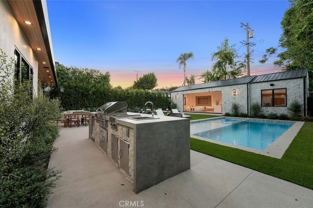 10433 Valley Spring Lane, Toluca Lake, CA 91602 — photo 26 of 69