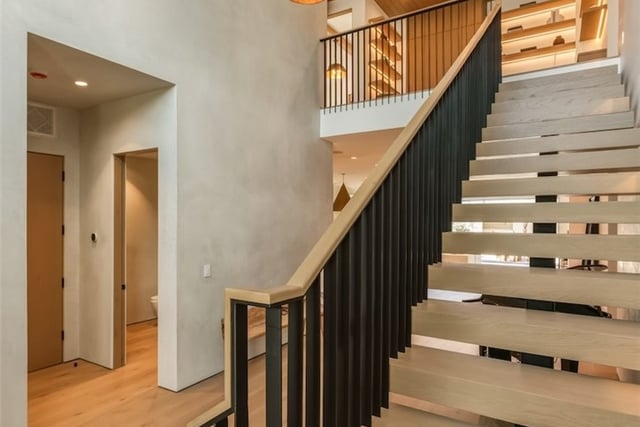 10433 Valley Spring Lane, Toluca Lake, CA 91602 — photo 37 of 69