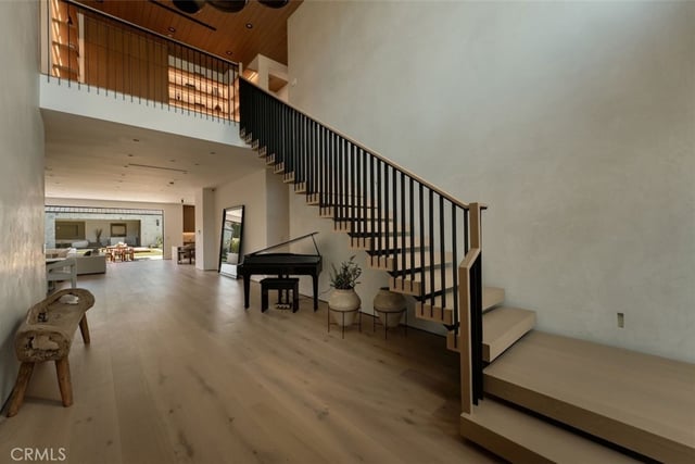 10433 Valley Spring Lane, Toluca Lake, CA 91602 — photo 4 of 69