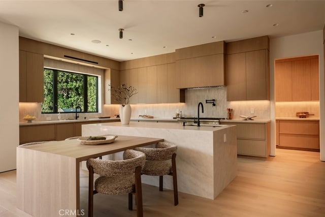 10433 Valley Spring Lane, Toluca Lake, CA 91602 — photo 9 of 69