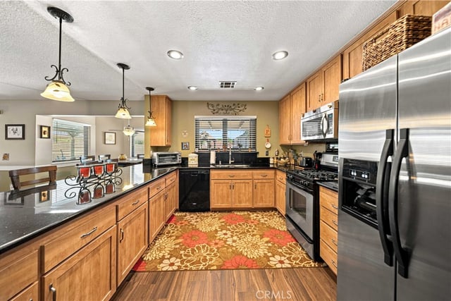 42301 Woodstone, Lancaster, CA 93536 — photo 14 of 51
