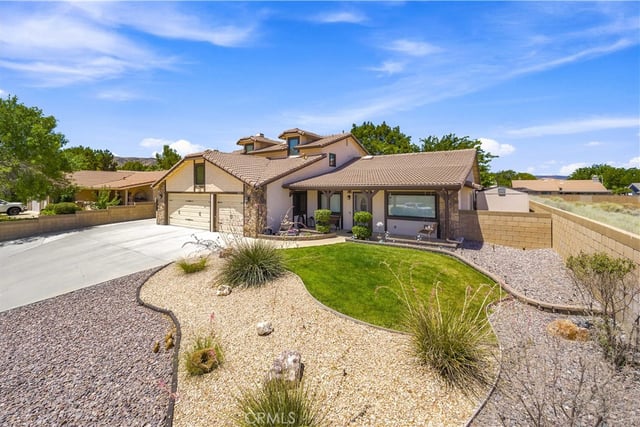42301 Woodstone, Lancaster, CA 93536 — photo 2 of 51