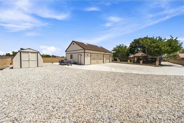 42301 Woodstone, Lancaster, CA 93536 — photo 34 of 51