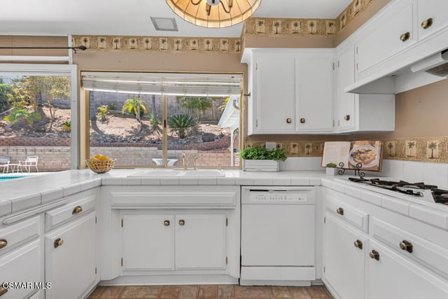 65 Ocatillo Avenue, Thousand Oaks, CA 91320 — photo 8 of 47