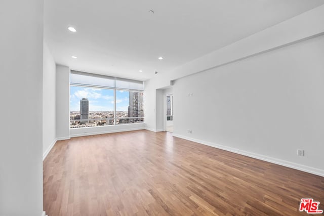 900 W OLYMPIC Boulevard 31E, Los Angeles, CA 90015 — photo 18 of 43
