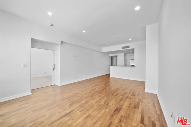 900 W OLYMPIC Boulevard 31E, Los Angeles, CA 90015 — photo 20 of 43