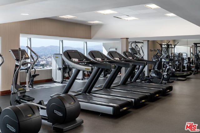 900 W OLYMPIC Boulevard 31E, Los Angeles, CA 90015 — photo 33 of 43