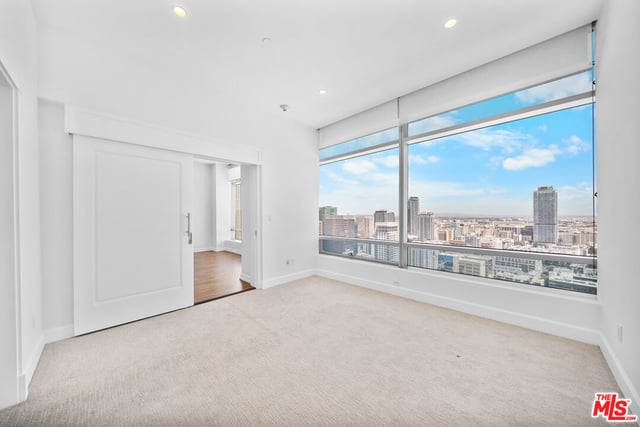 900 W OLYMPIC Boulevard 31E, Los Angeles, CA 90015 — photo 9 of 43
