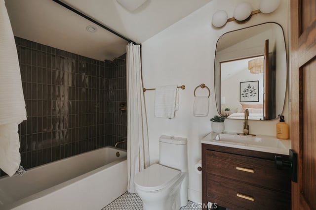 4633 Russell, Los Angeles, CA 90027 — photo 28 of 64